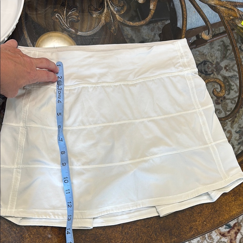 Lululemon size 4 cream ivory skirt